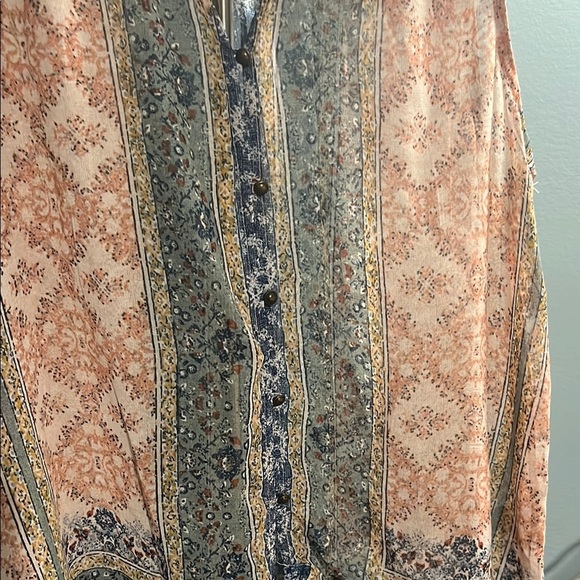 Knox Rose Green Pink Sleeveless Blouse with Tie Front and Mandarin Collar - Picture 3 of 9